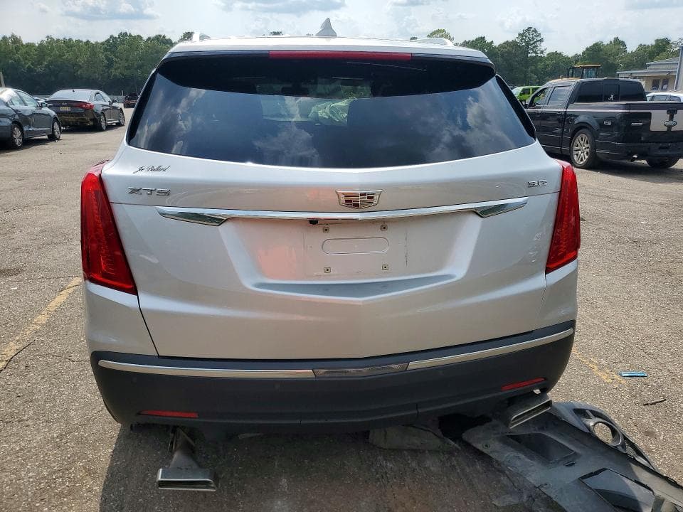 2017 CADILLAC XT5 6