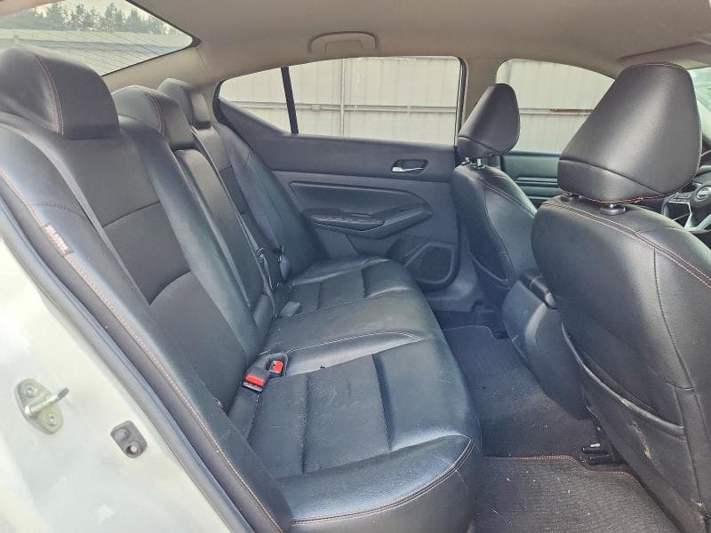 2021 NISSAN ALTIMA SR 10