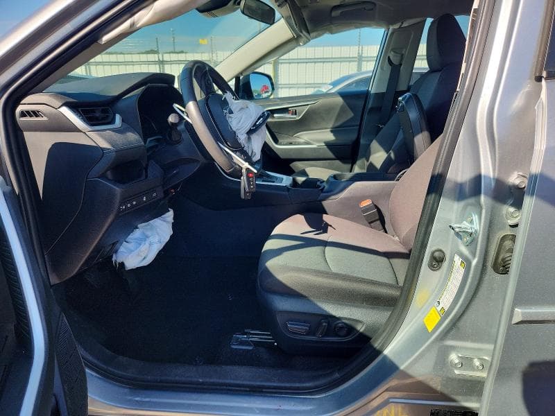 2025 TOYOTA RAV4 XLE 7