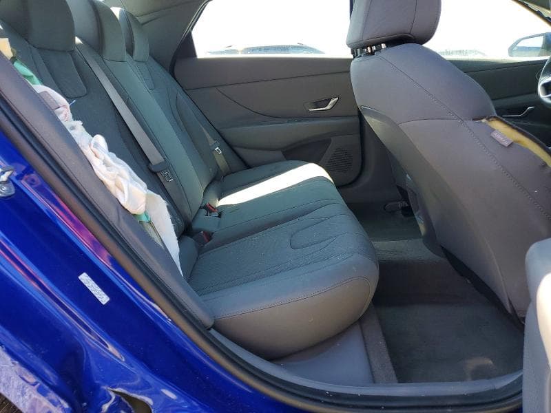 2024 HYUNDAI ELANTRA SE 10