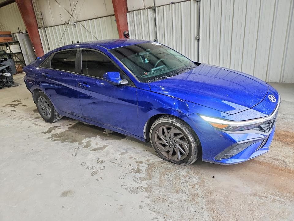 2024 HYUNDAI ELANTRA SEL 4