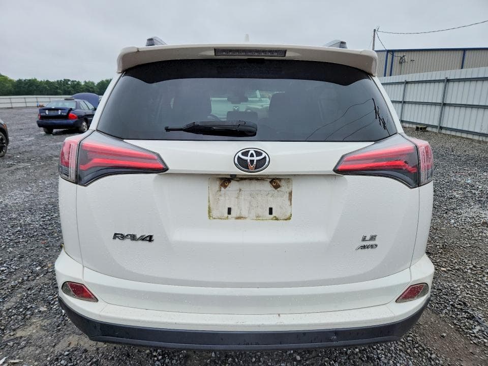 2018 TOYOTA RAV4 LE 6
