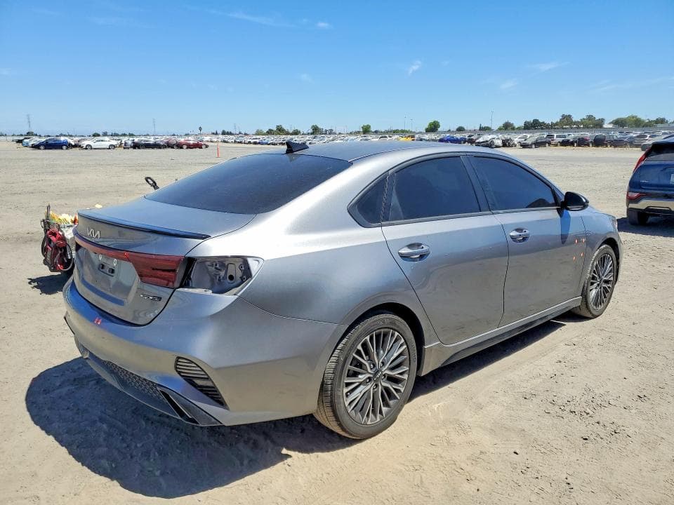 2024 KIA FORTE GT LINE 3
