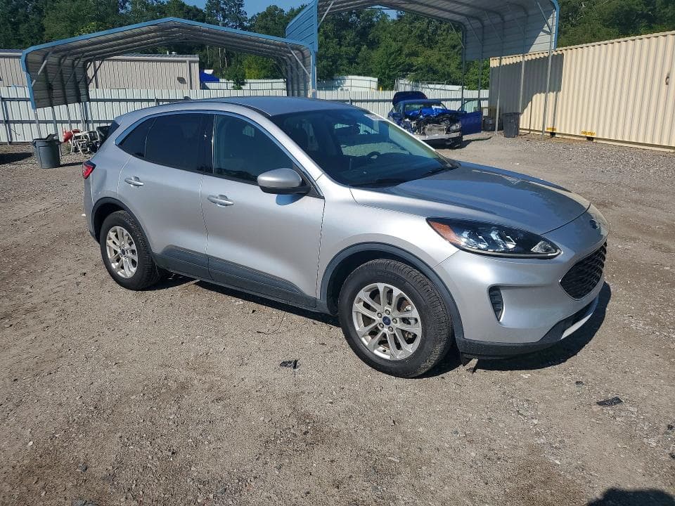 2020 FORD ESCAPE SE 4