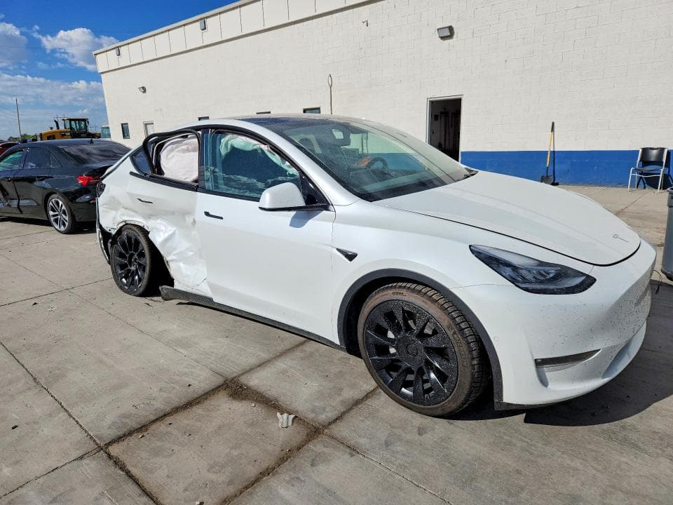 2021 TESLA MODEL Y 4