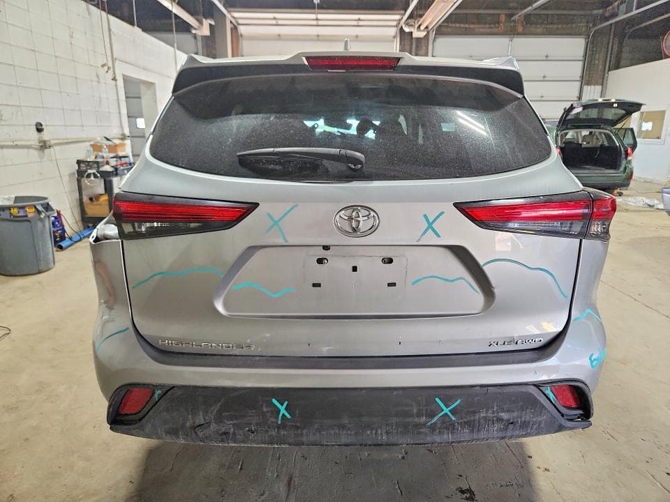 2021 TOYOTA HIGHLANDER XLE 6