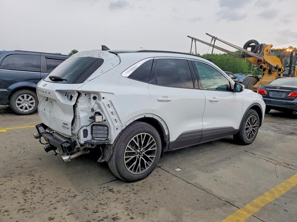2023 FORD ESCAPE 3