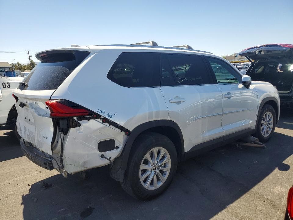 2024 TOYOTA GRAND HIGHLANDER XLE 3