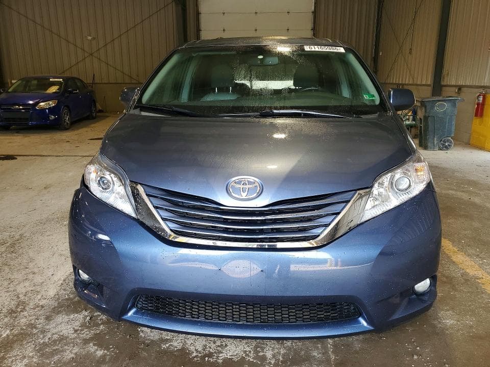 2017 TOYOTA SIENNA XLE 8-PASSENGER 5