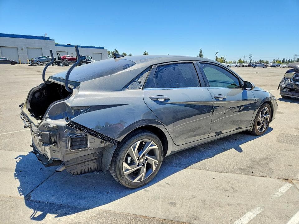 2024 HYUNDAI ELANTRA LIMITED 3