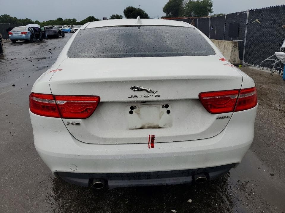 2018 JAGUAR XE PREMIUM 6