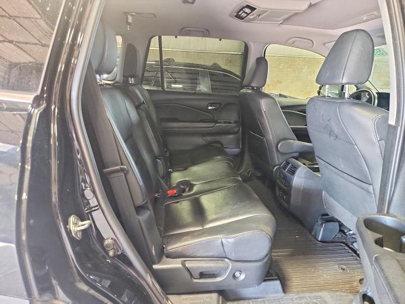 2017 HONDA PILOT TOURING 11