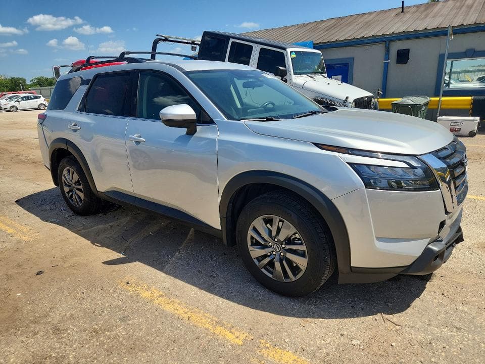 2024 NISSAN PATHFINDER SV 4