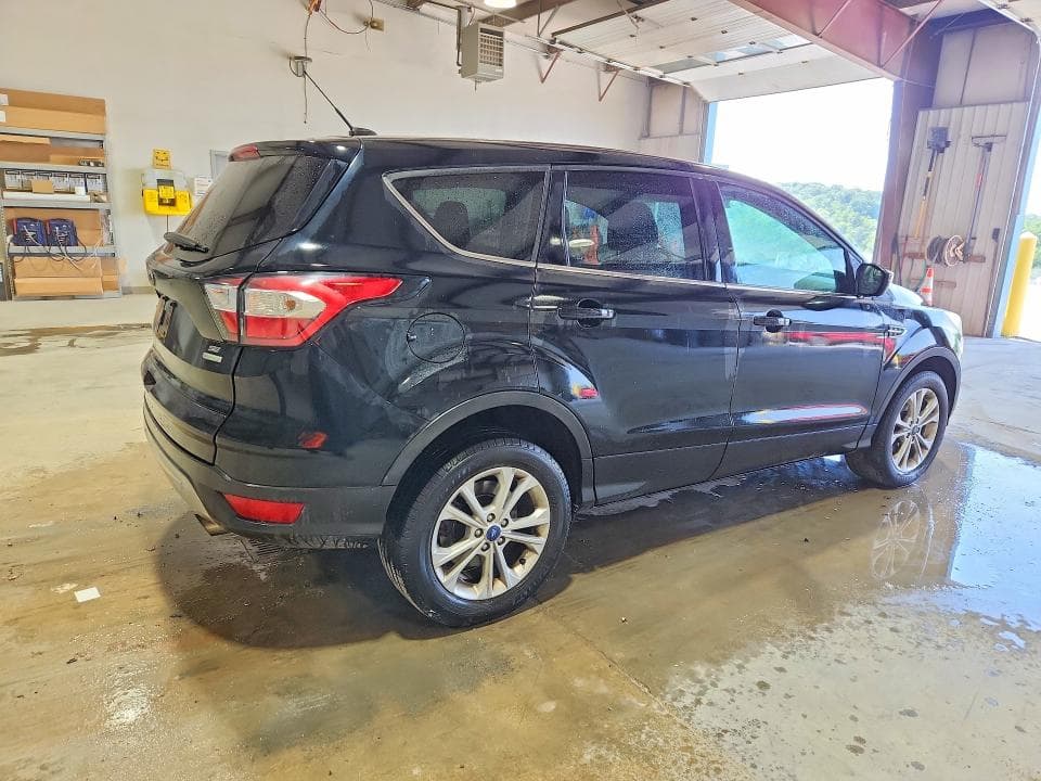 2017 FORD ESCAPE SE 3