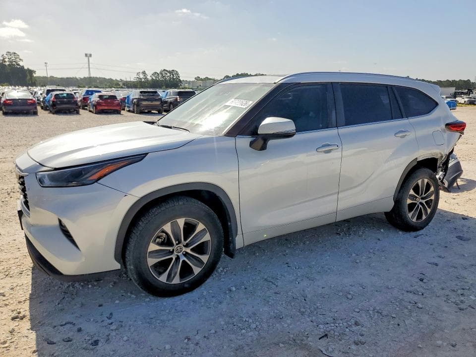 2023 TOYOTA HIGHLANDER XLE - 1