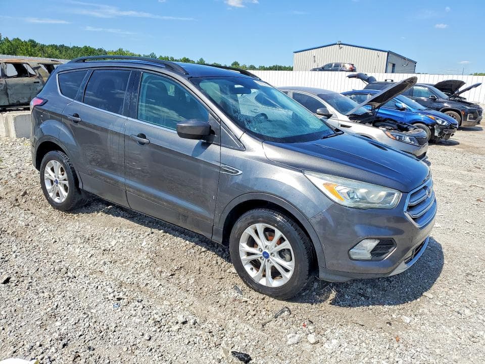 2017 FORD ESCAPE SE 4