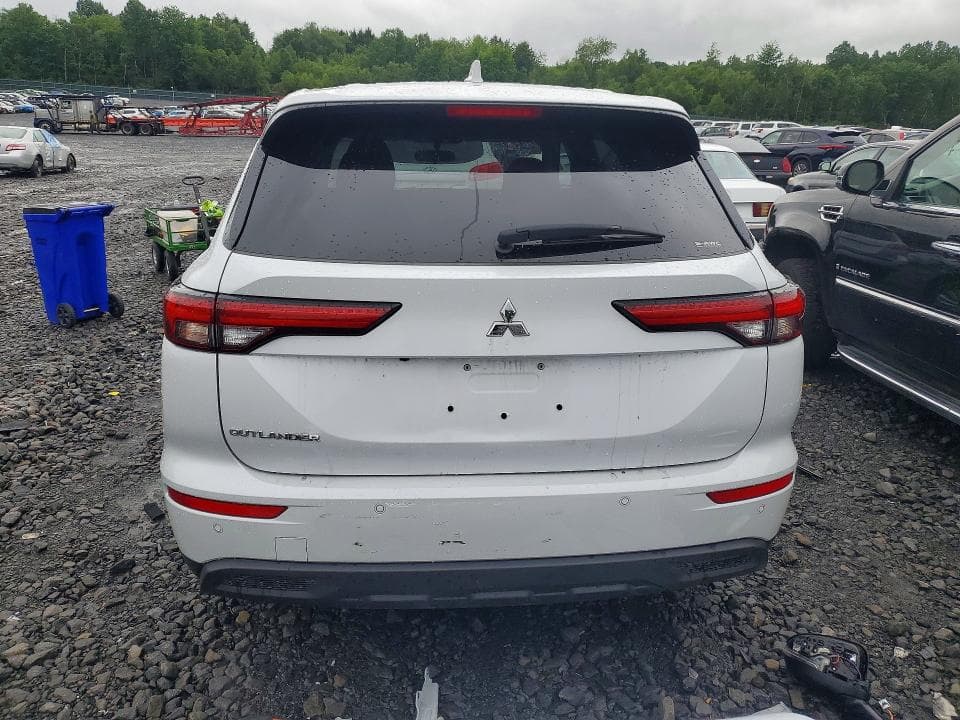 2024 MITSUBISHI OUTLANDER ES 6