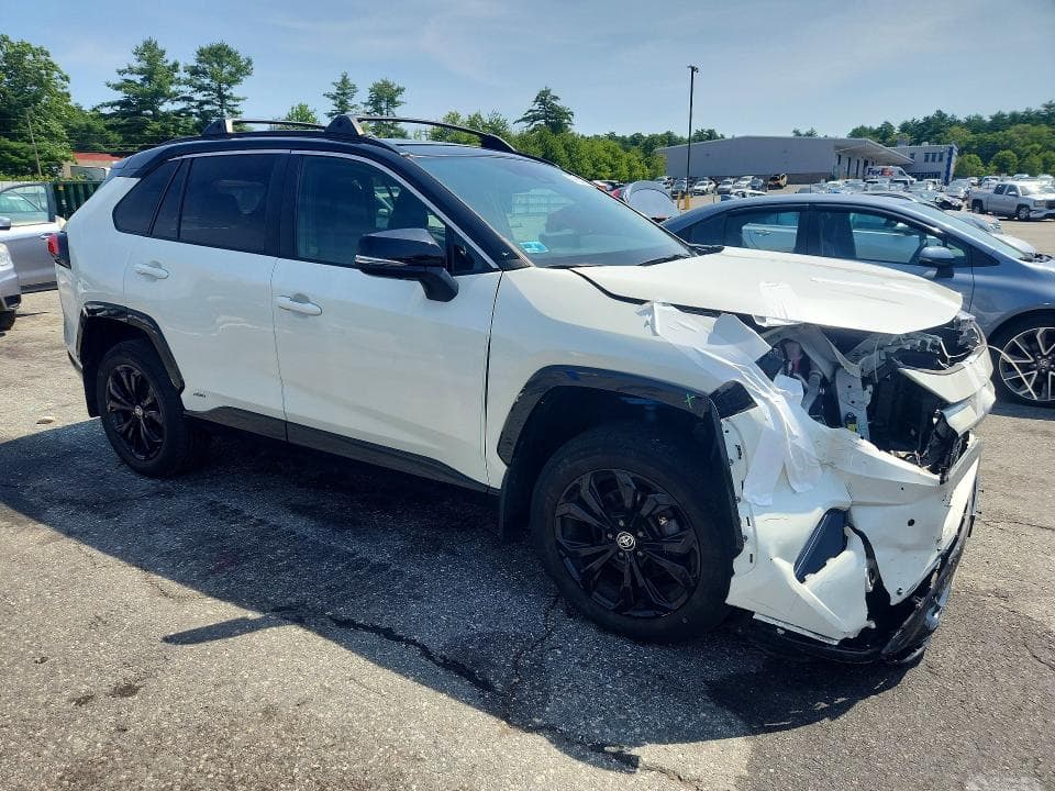 2022 TOYOTA RAV4 XSE 4