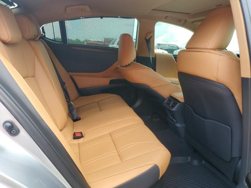 2025 LEXUS ES 300H ULTRA LUXURY 10