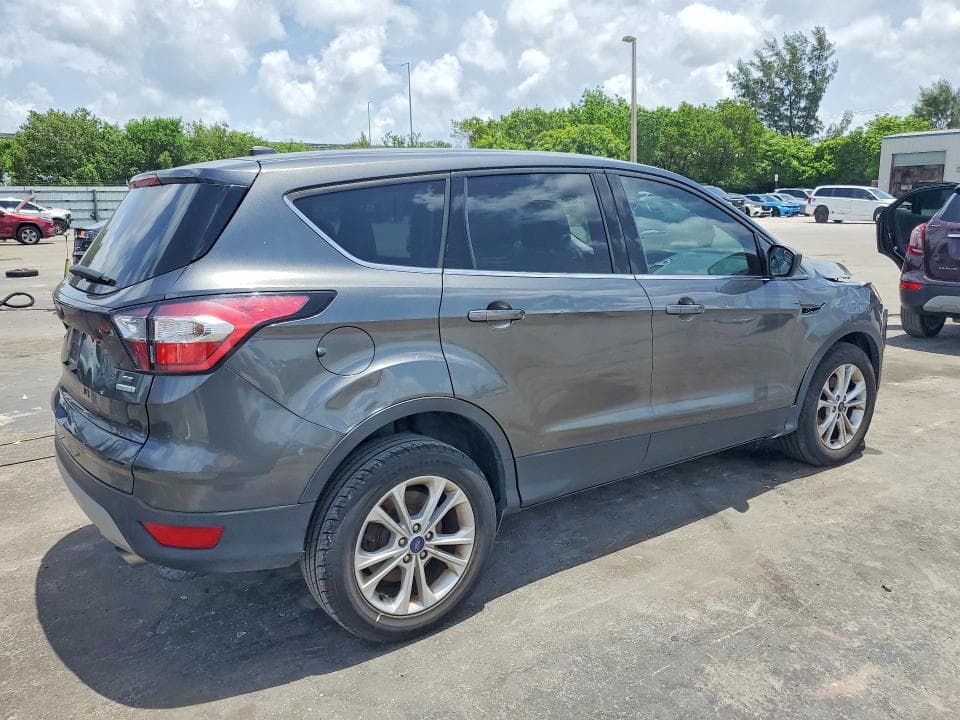 2017 FORD ESCAPE SE 3