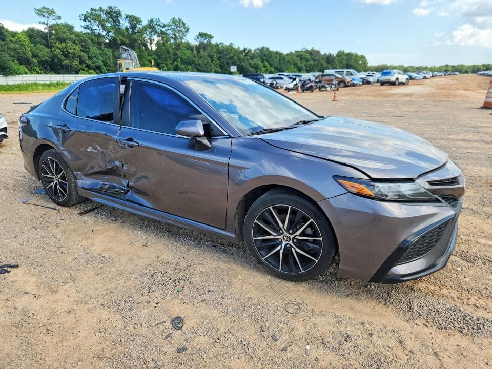 2021 TOYOTA CAMRY SE 4