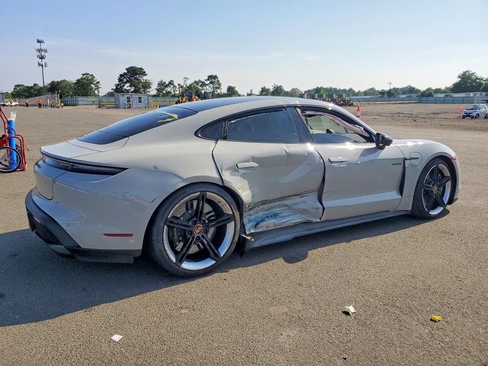 2021 PORSCHE TAYCAN TURBO 3