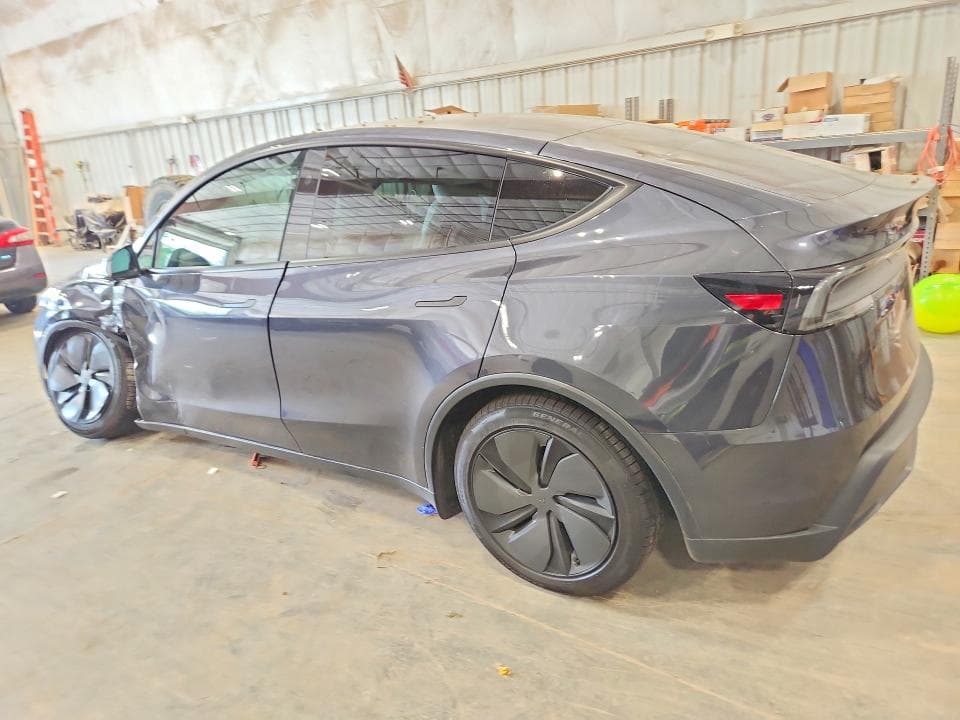 2026 TESLA MODEL Y 2