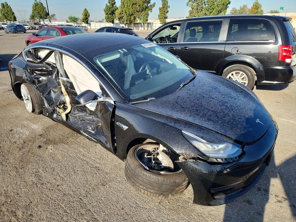 2018 TESLA MODEL 3 4
