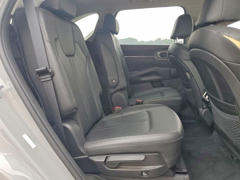 2022 KIA SORENTO SX 11