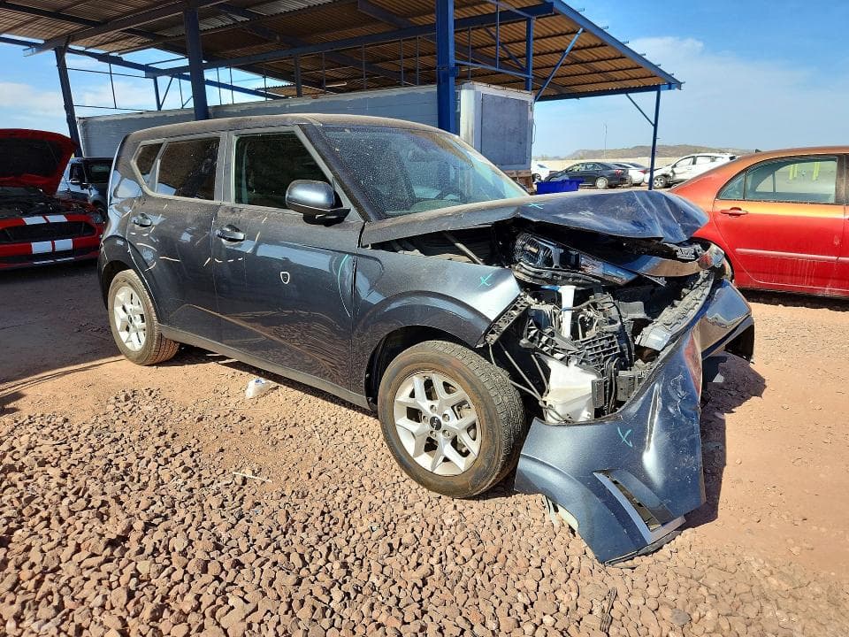2023 KIA SOUL LX 4