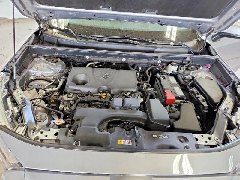 2024 TOYOTA RAV4 XLE 12