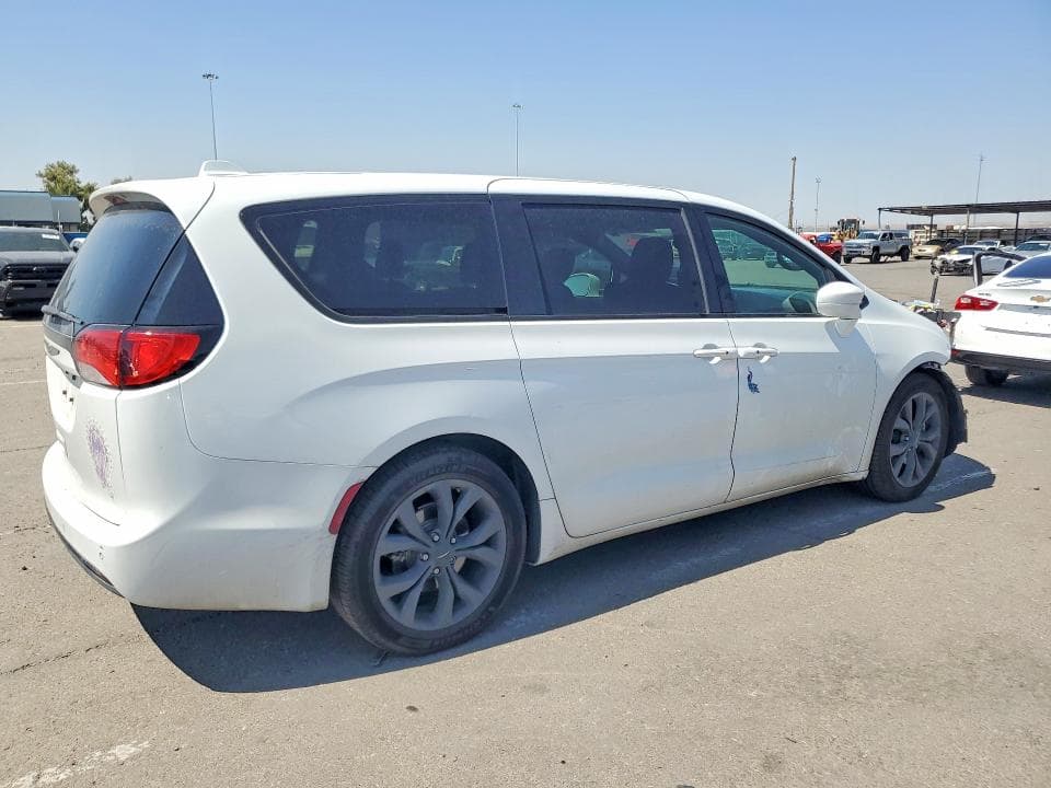 2020 CHRYSLER PACIFICA TOURING 3