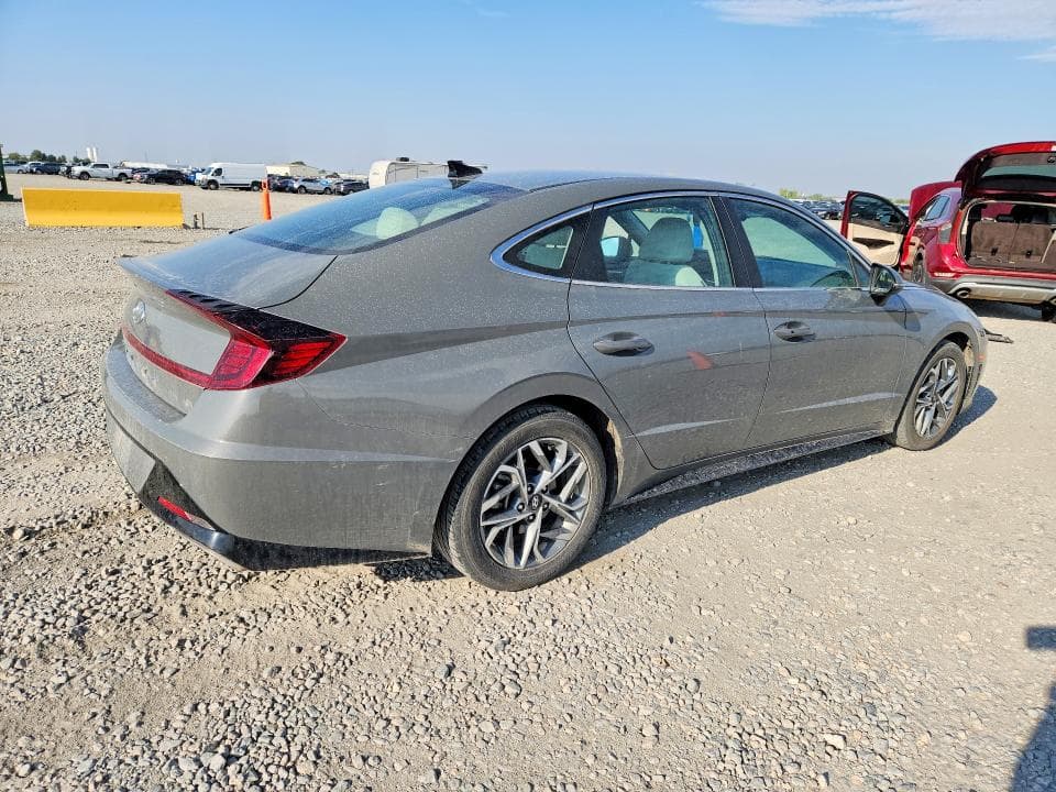 2023 HYUNDAI SONATA SEL 3