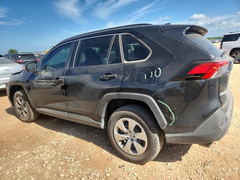 2021 TOYOTA RAV4 LE 2
