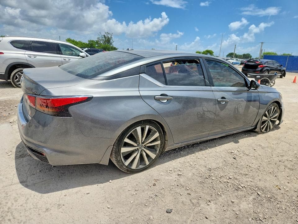 2021 NISSAN ALTIMA SR 3
