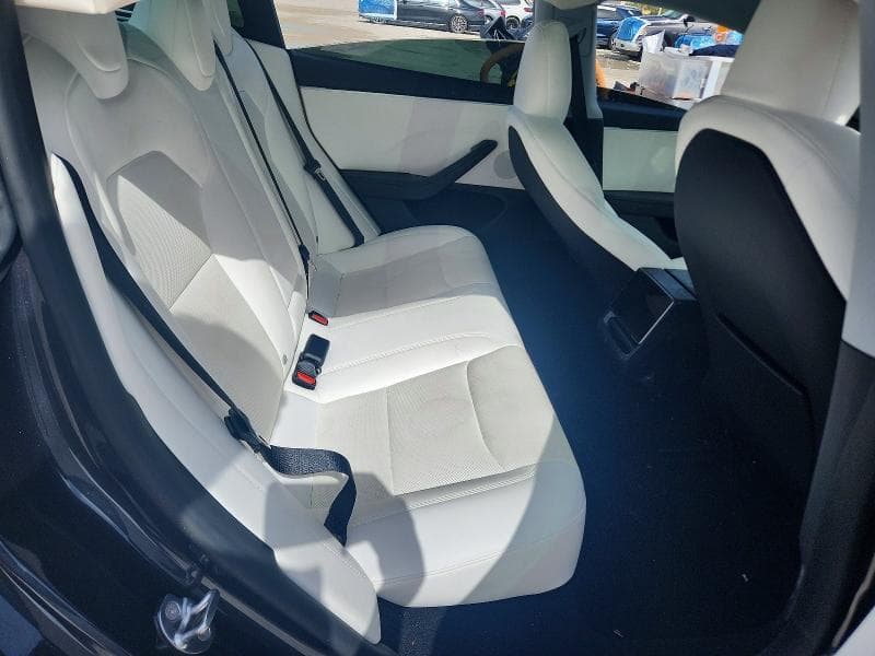 2025 TESLA MODEL 3 10