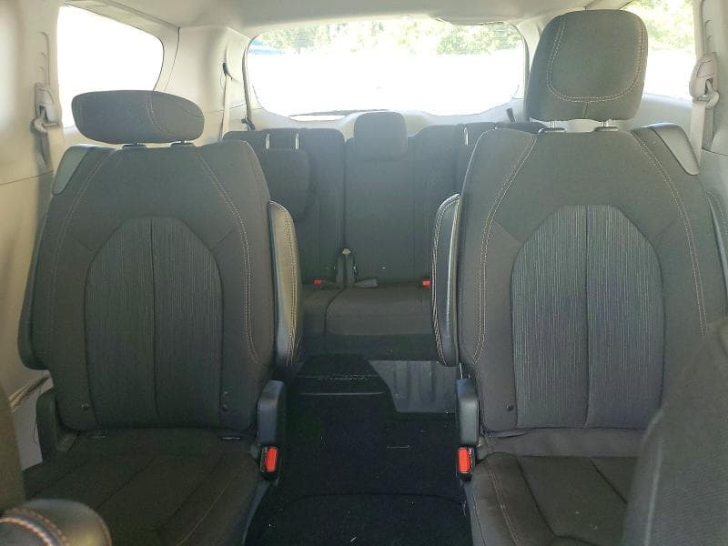 2020 CHRYSLER PACIFICA TOURING 10