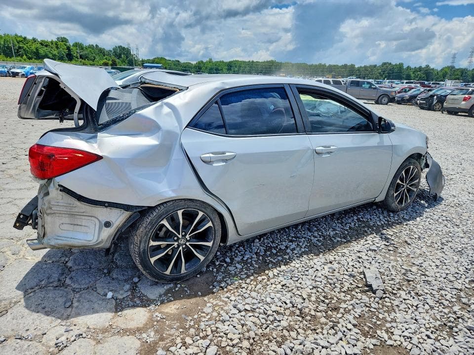 2017 TOYOTA COROLLA SE 3