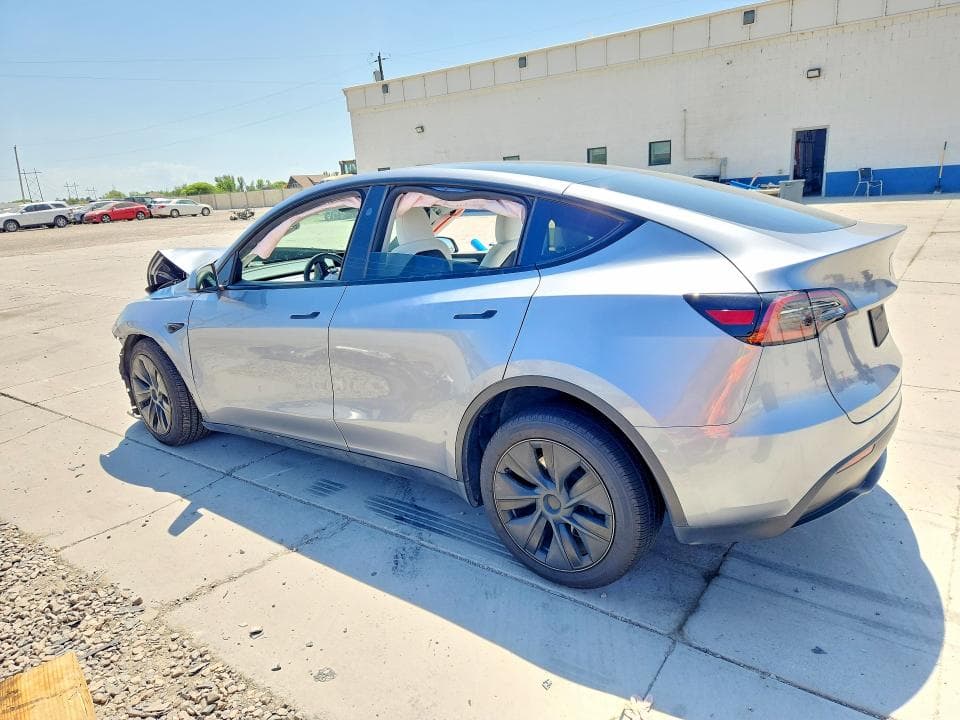 2024 TESLA MODEL Y 2