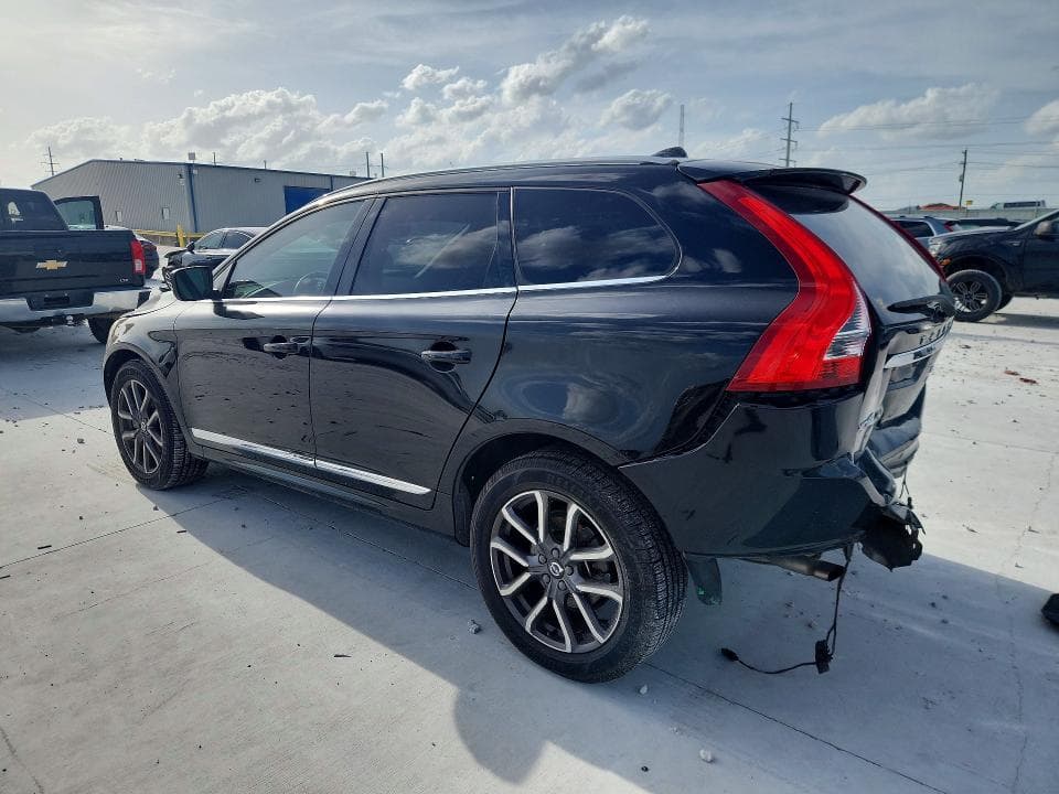 2017 VOLVO XC60 T6 DYNAMIC 2