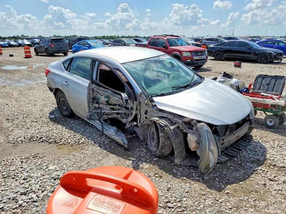 2019 NISSAN SENTRA S 4