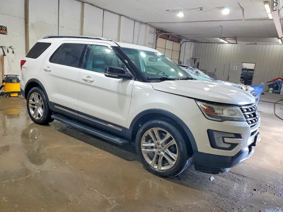 2017 FORD EXPLORER XLT 4