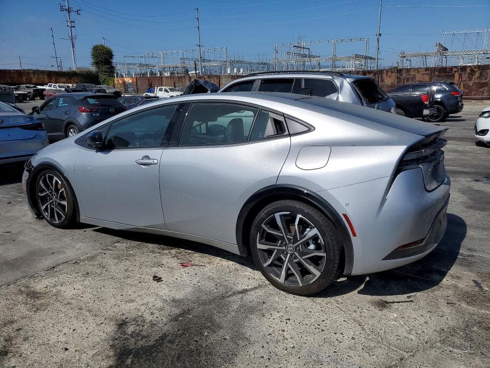 2026 TOYOTA PRIUS PLUG-IN HYBRID XSE PREMIUM 2