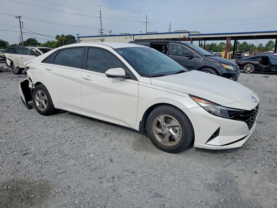 2022 HYUNDAI ELANTRA SE SE 4