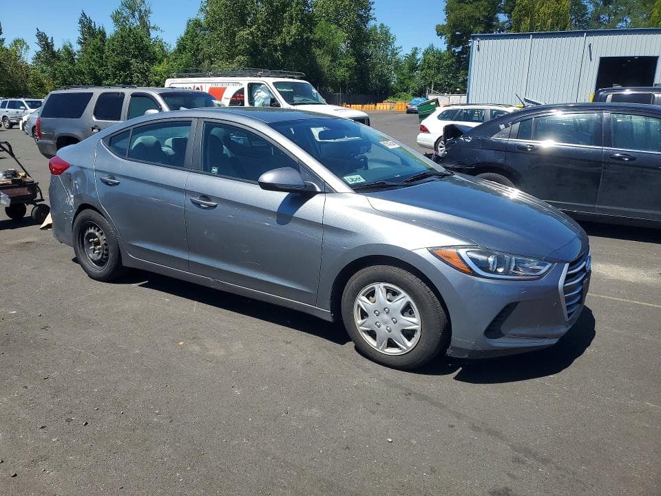 2017 HYUNDAI ELANTRA SE 4
