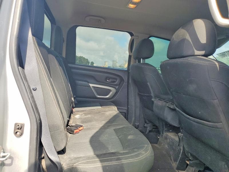 2017 NISSAN TITAN S 10