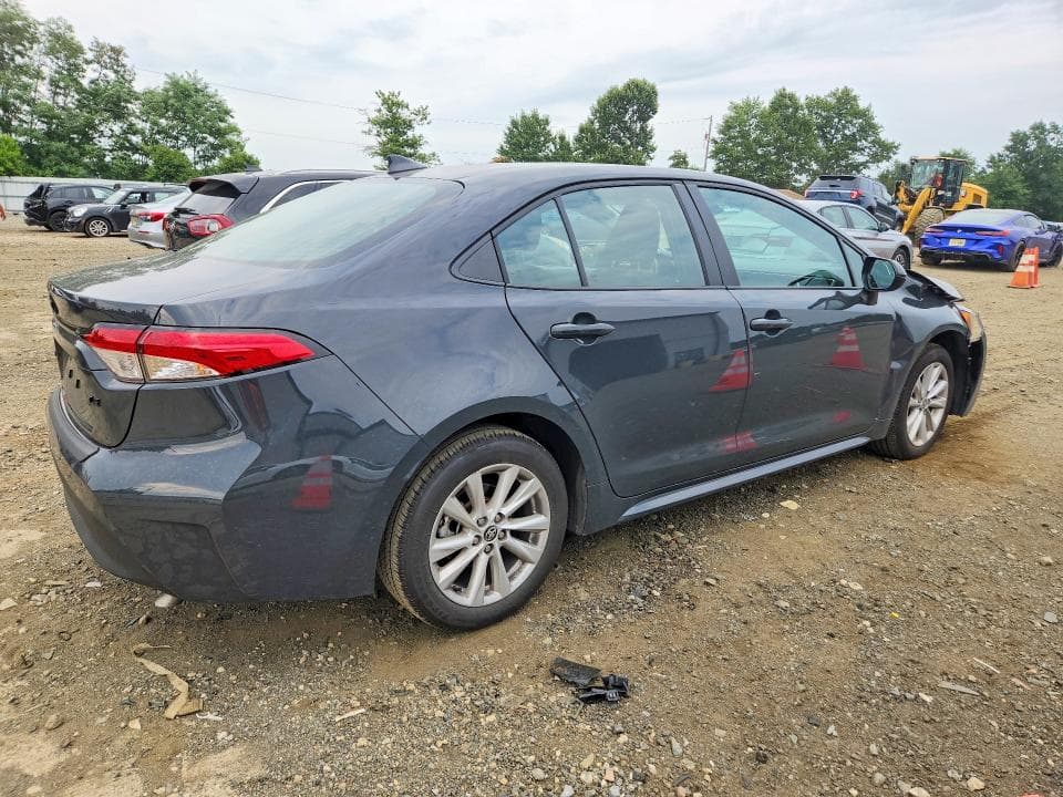 2026 TOYOTA COROLLA LE 3
