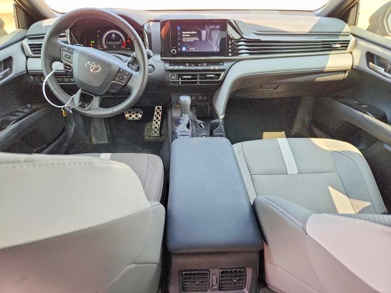 2025 TOYOTA CAMRY SE 8