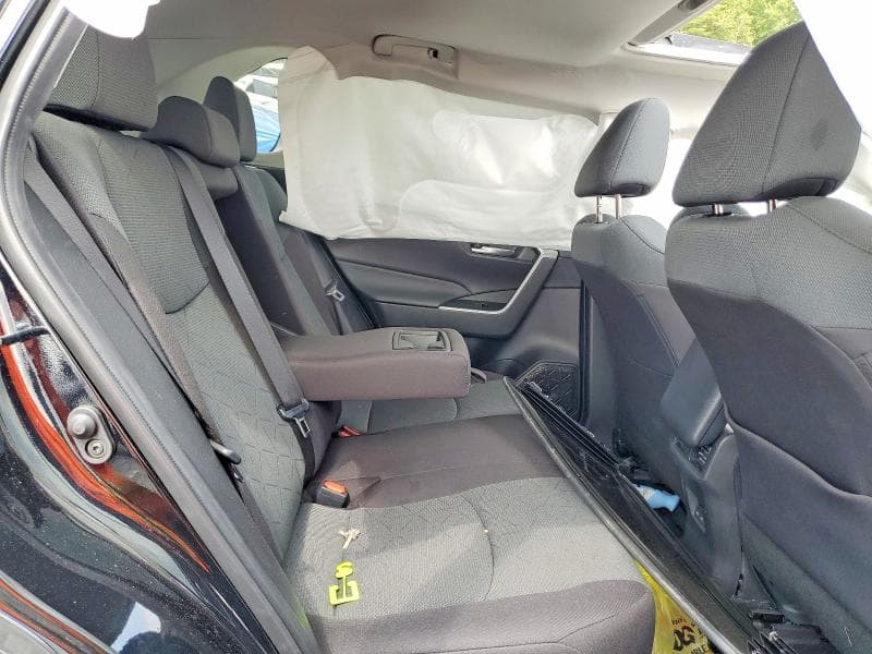 2025 TOYOTA RAV4 XLE 11
