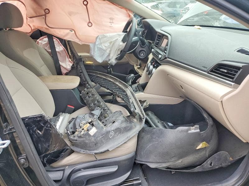 2019 HYUNDAI ELANTRA SE 7